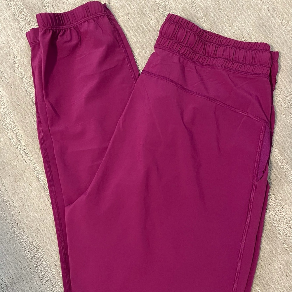 LULULEMON MAGENTA JOGGERS